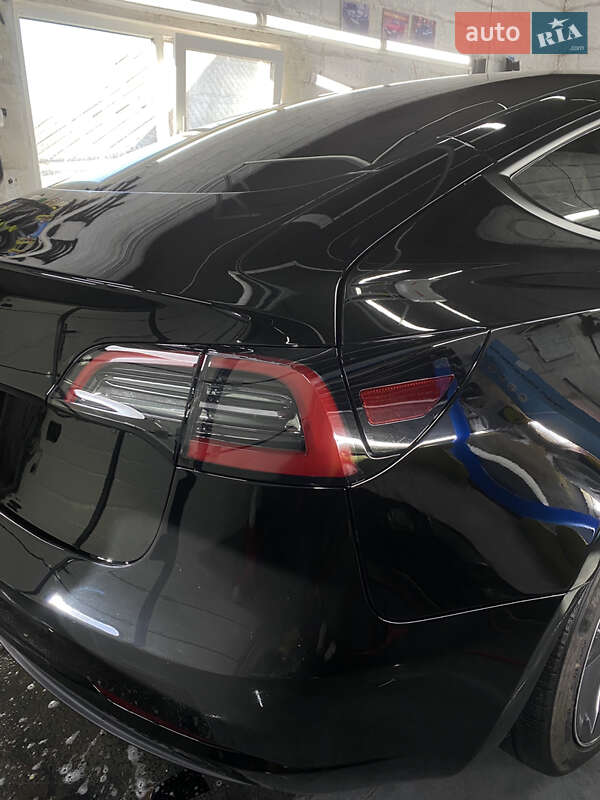 Седан Tesla Model 3 2023 в Тальном