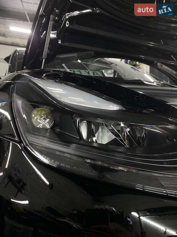 Седан Tesla Model 3 2023 в Тальном
