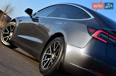 Седан Tesla Model 3 2018 в 