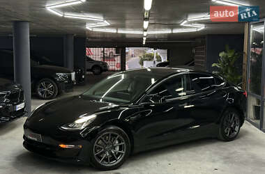 Седан Tesla Model 3 2018 в 