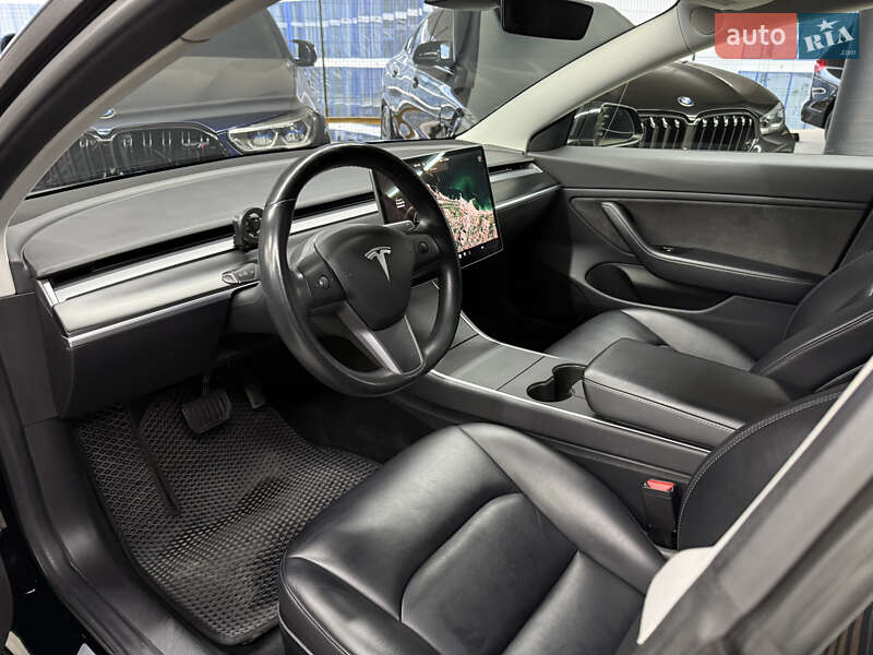 Седан Tesla Model 3 2018 в Одессе