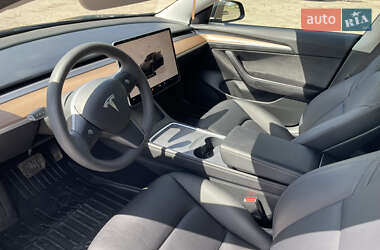 Седан Tesla Model 3 2022 в 