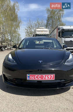 Седан Tesla Model 3 2022 в 
