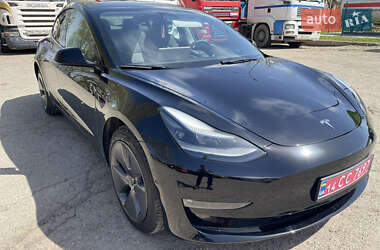 Седан Tesla Model 3 2022 в 