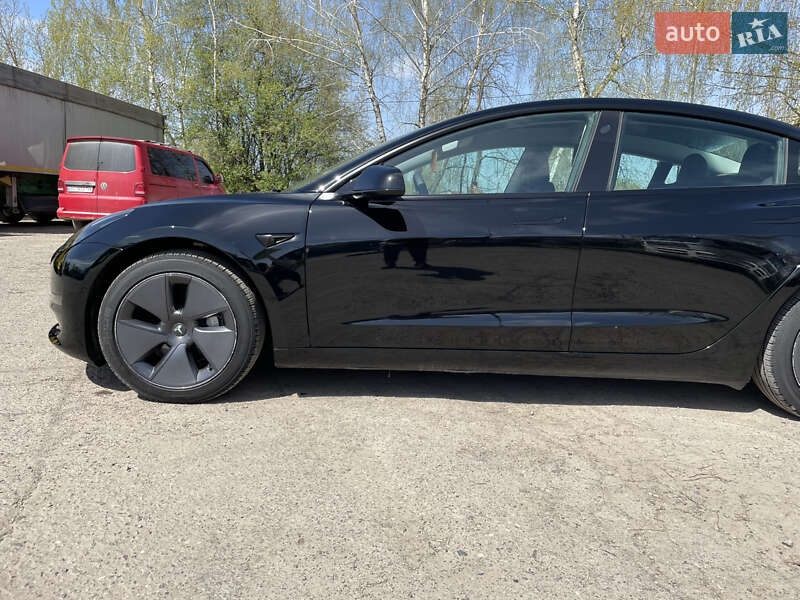 Седан Tesla Model 3 2022 в Самборі