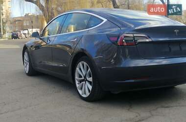Седан Tesla Model 3 2019 в 