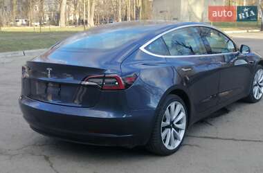 Седан Tesla Model 3 2019 в 