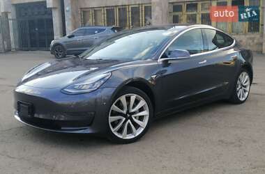 Седан Tesla Model 3 2019 в 