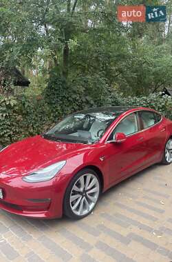 Седан Tesla Model 3 2018 в 