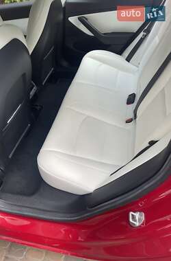 Седан Tesla Model 3 2018 в 