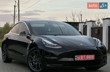 Седан Tesla Model 3 2019 в 