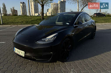 Седан Tesla Model 3 2019 в 