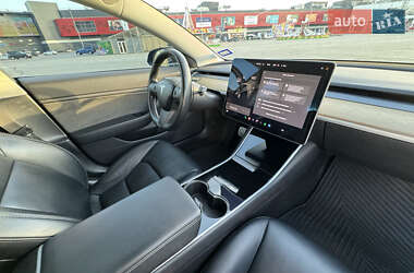 Седан Tesla Model 3 2019 в 