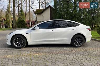 Седан Tesla Model 3 2023 в Львові