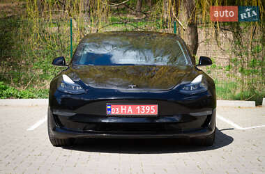Седан Tesla Model 3 2021 в 