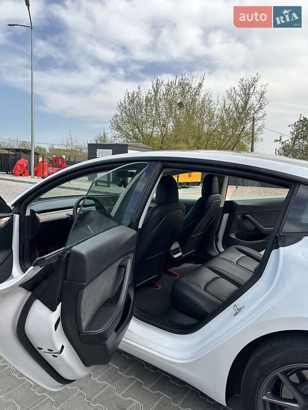 Седан Tesla Model 3 2022 в Одесі
