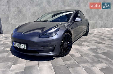 Седан Tesla Model 3 2022 в 
