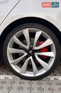 Седан Tesla Model 3 2018 в 
