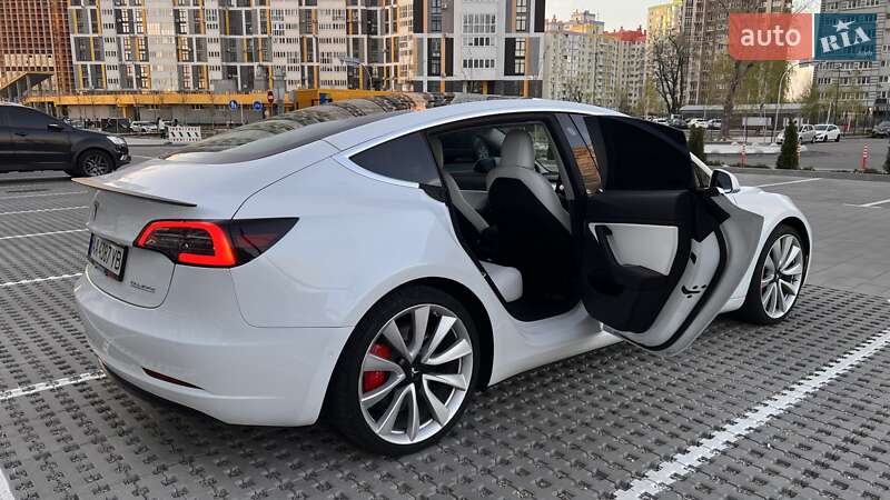 Седан Tesla Model 3 2018 в Киеве фото 22 Седан Tesla Model 3 2018 в Киеве