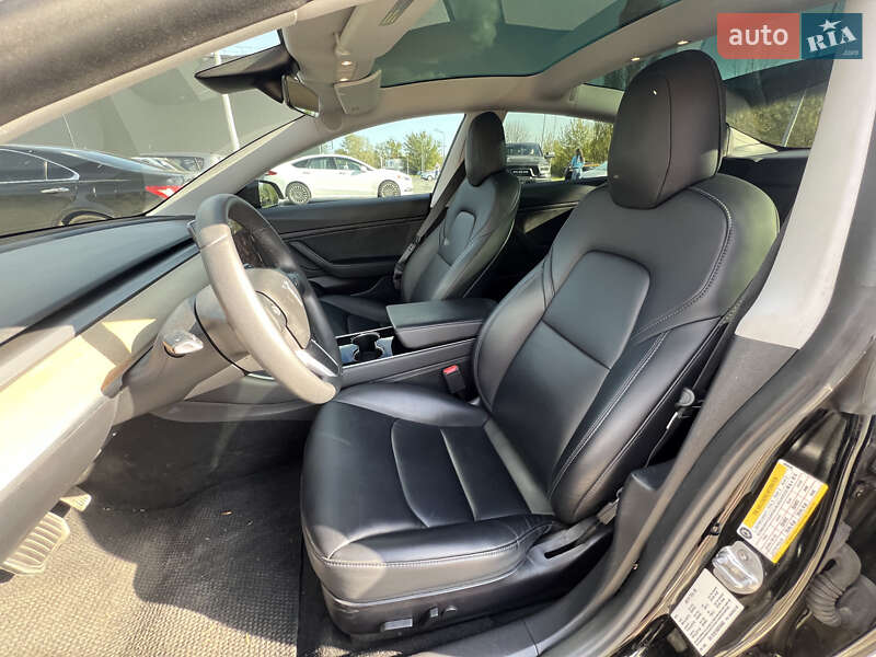 Седан Tesla Model 3 2019 в Киеве