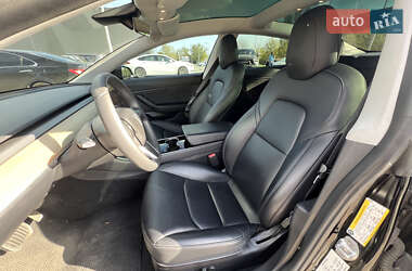 Седан Tesla Model 3 2019 в 