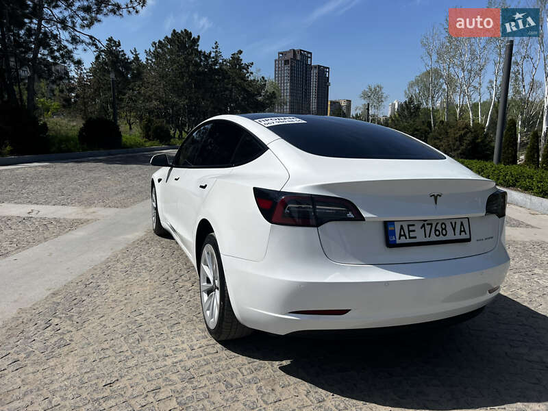 Седан Tesla Model 3 2022 в Дніпрі