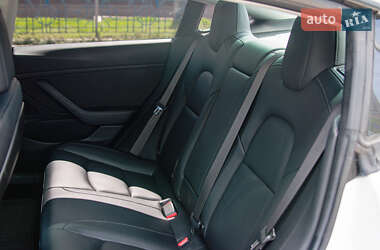 Седан Tesla Model 3 2018 в 