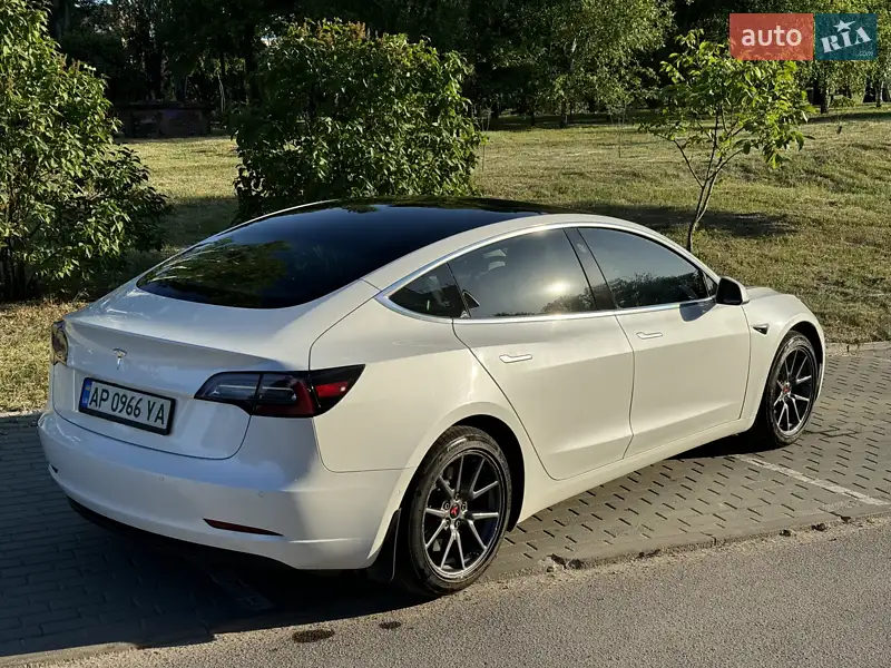 Седан Tesla Model 3 2019 в 