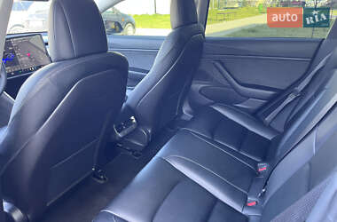 Седан Tesla Model 3 2019 в 
