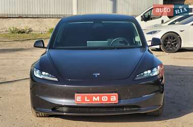 Седан Tesla Model 3 2024 в 