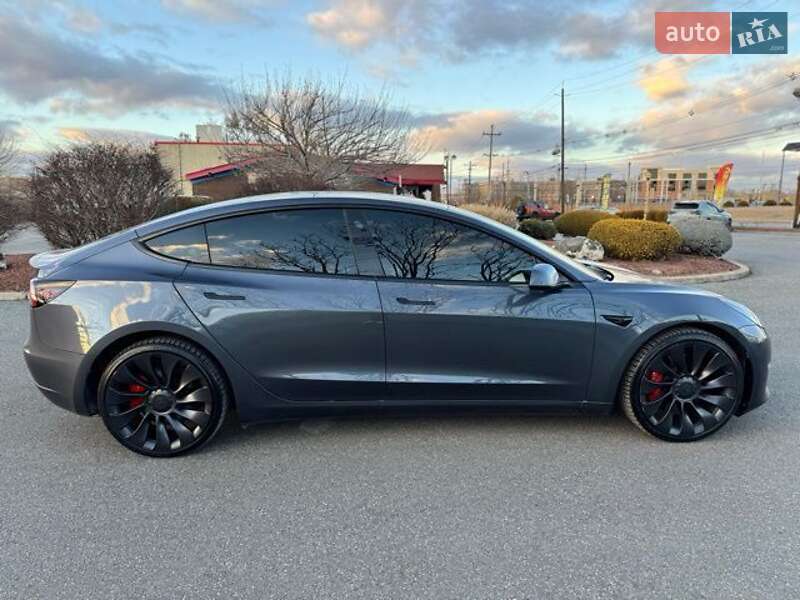 Седан Tesla Model 3 2020 в Вінниці