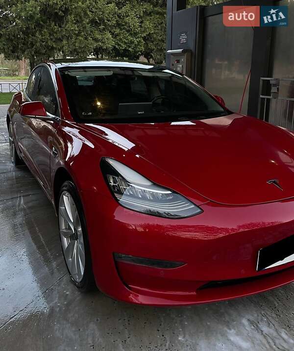 Седан Tesla Model 3 2019 в 
