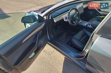 Седан Tesla Model 3 2021 в 