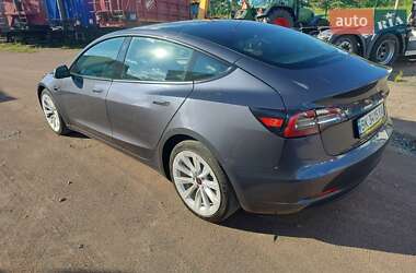 Седан Tesla Model 3 2021 в 