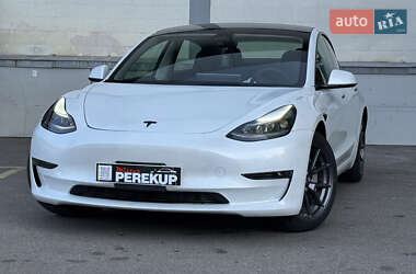 Седан Tesla Model 3 2023 в 