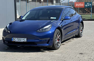 Седан Tesla Model 3 2022 в 