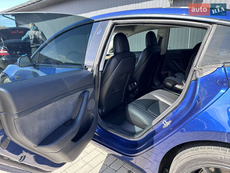Седан Tesla Model 3 2022 в Львові