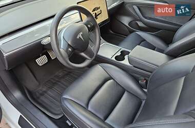 Седан Tesla Model 3 2022 в 