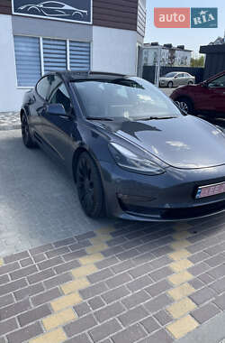 Седан Tesla Model 3 2021 в 