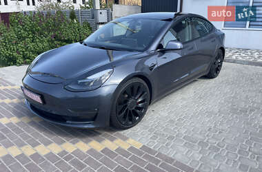 Седан Tesla Model 3 2021 в 