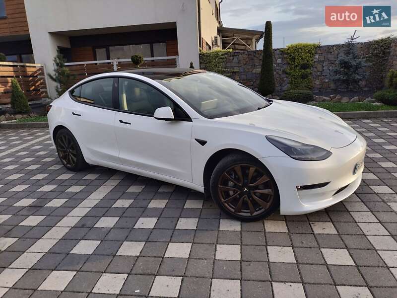 Tesla Model 3 2021