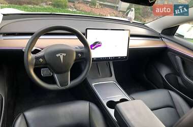 Седан Tesla Model 3 2021 в 