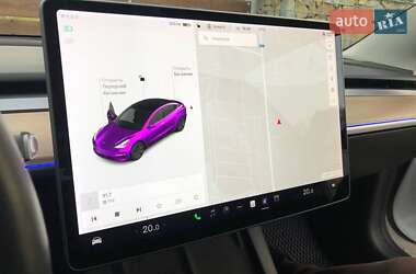 Седан Tesla Model 3 2021 в 