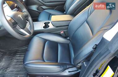 Седан Tesla Model 3 2023 в 