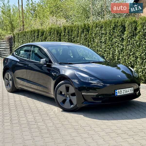 Седан Tesla Model 3 2021 в Виннице
