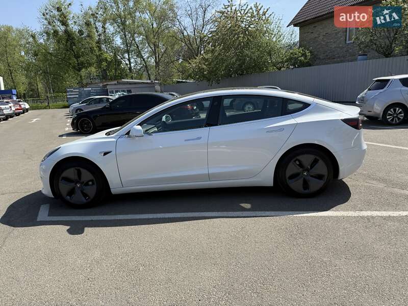 Седан Tesla Model 3 2019 в Киеве