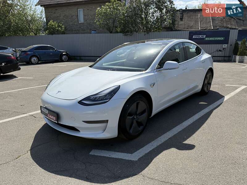 Седан Tesla Model 3 2019 в Киеве
