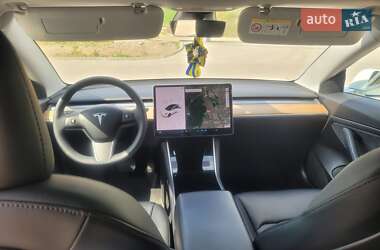 Седан Tesla Model 3 2019 в 