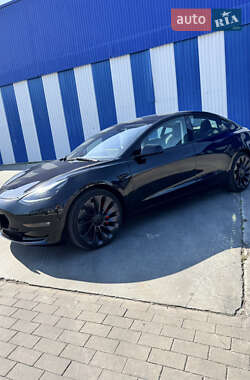 Седан Tesla Model 3 2023 в 