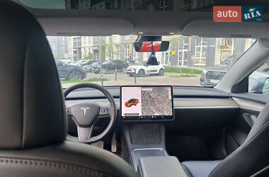 Седан Tesla Model 3 2022 в 